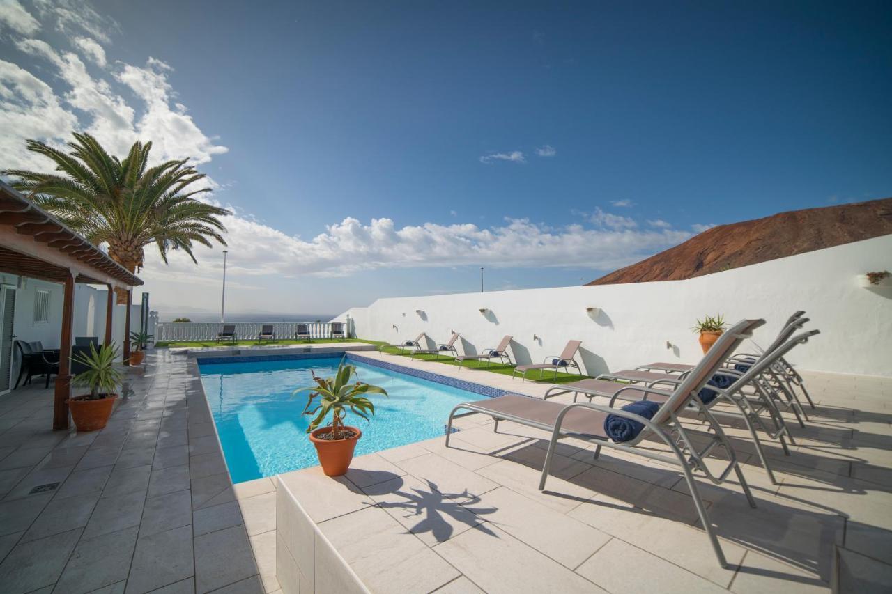 Stunning Sea View Villa With 6 Bedrooms & Heated Pool - Villa Renaissance Playa Blanca  Exterior photo